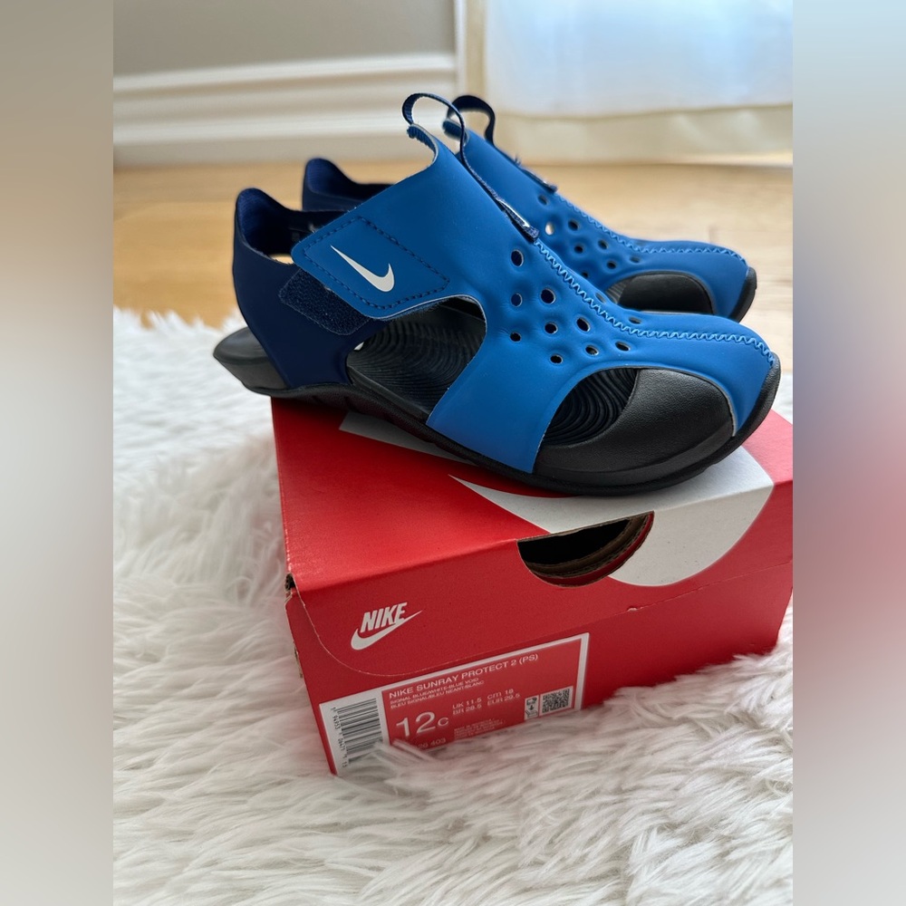 NEW NEVER WORN Nike 12c Sunray Protect